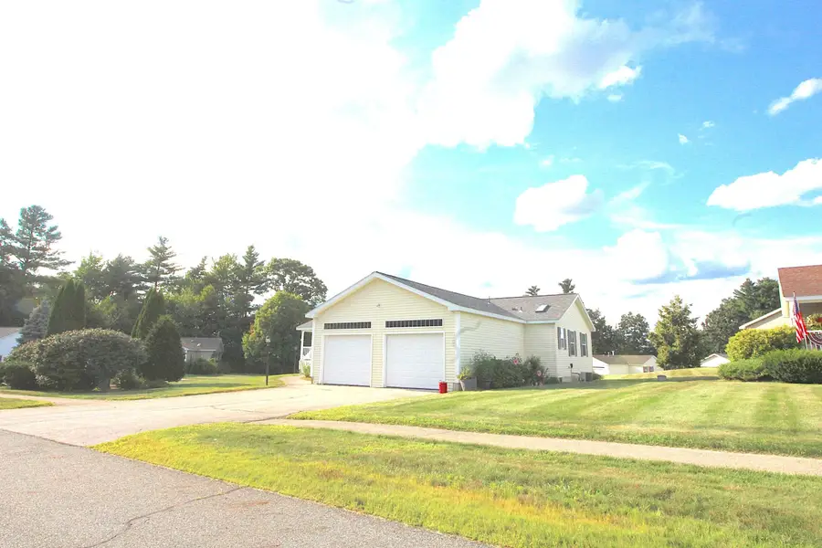 2 Loggers Lane, Sandown, NH 03873 - #3