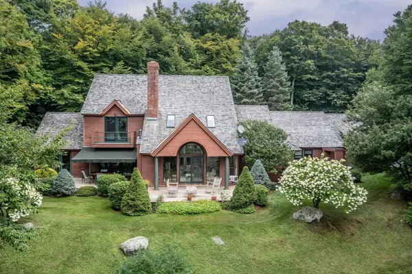 69 Dish Lane, Stowe, VT 05672