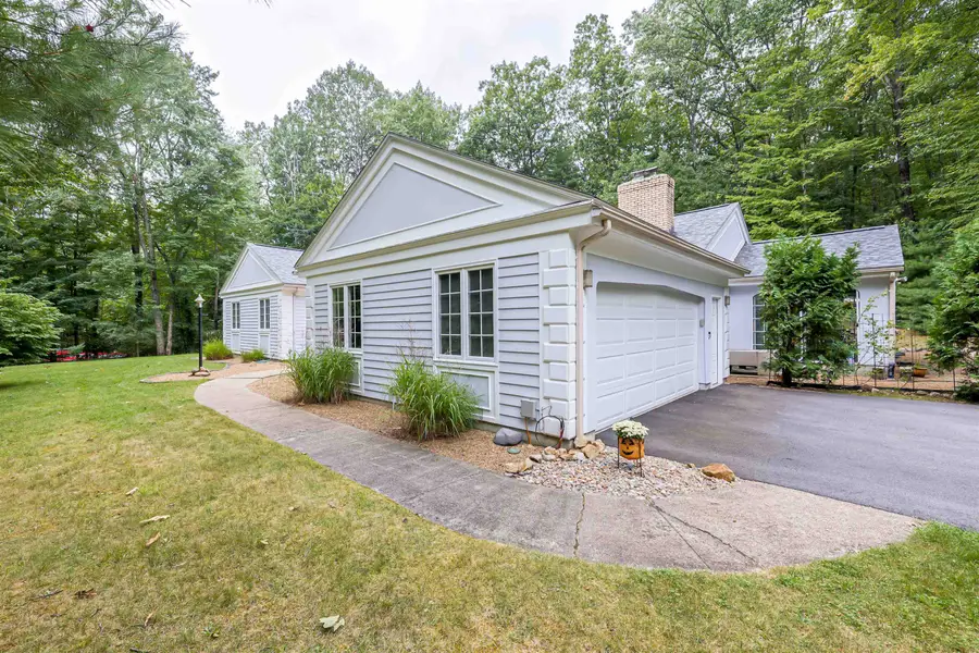20 Buttonwood Road, Bedford, NH 03110 - #3