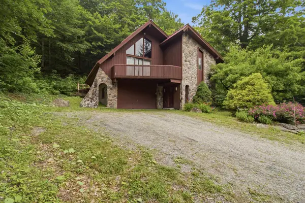 11 Round Tree Road, Winhall, VT 05340