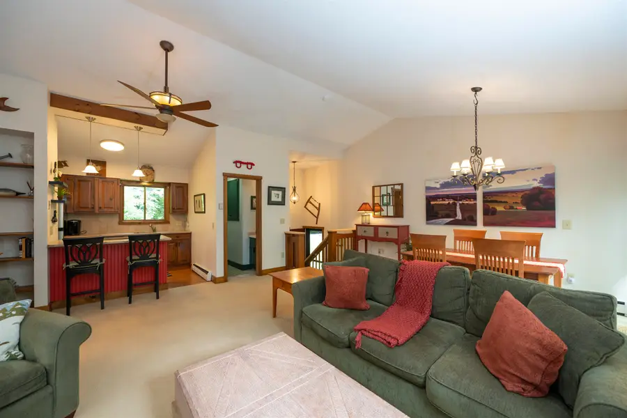 253 Old Quechee Road #4A, Quechee, VT 05059 - #3
