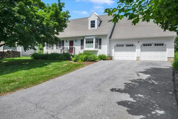 245 Pleasant Acres Drive, Williston, VT 05495