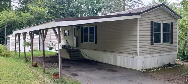 21 Winding Hill, Brattleboro, VT 05301