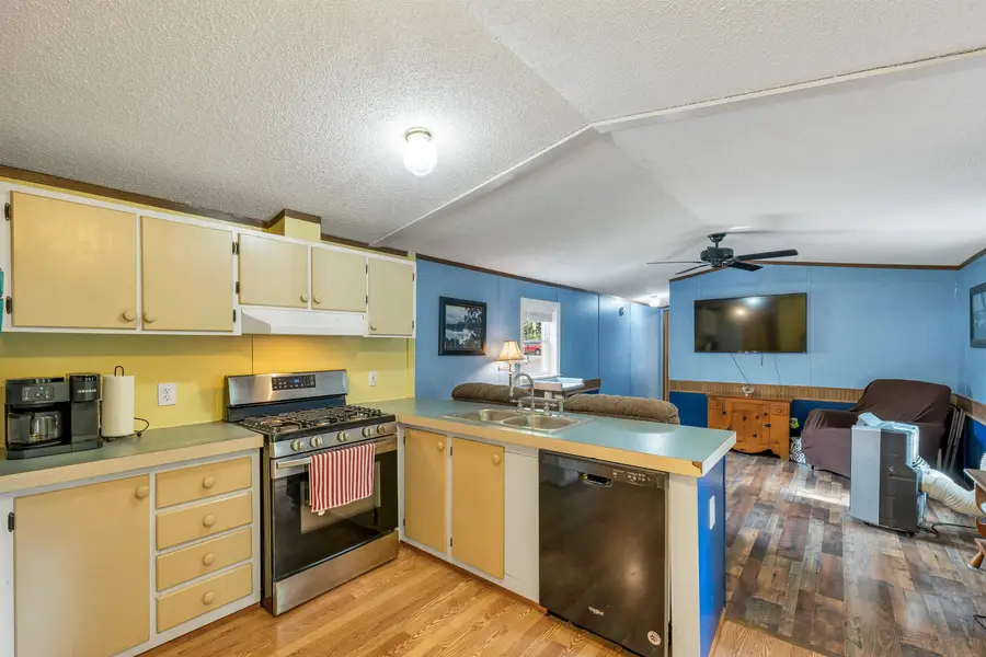 5 Walnut Drive, Ashland, NH 03217 - #3