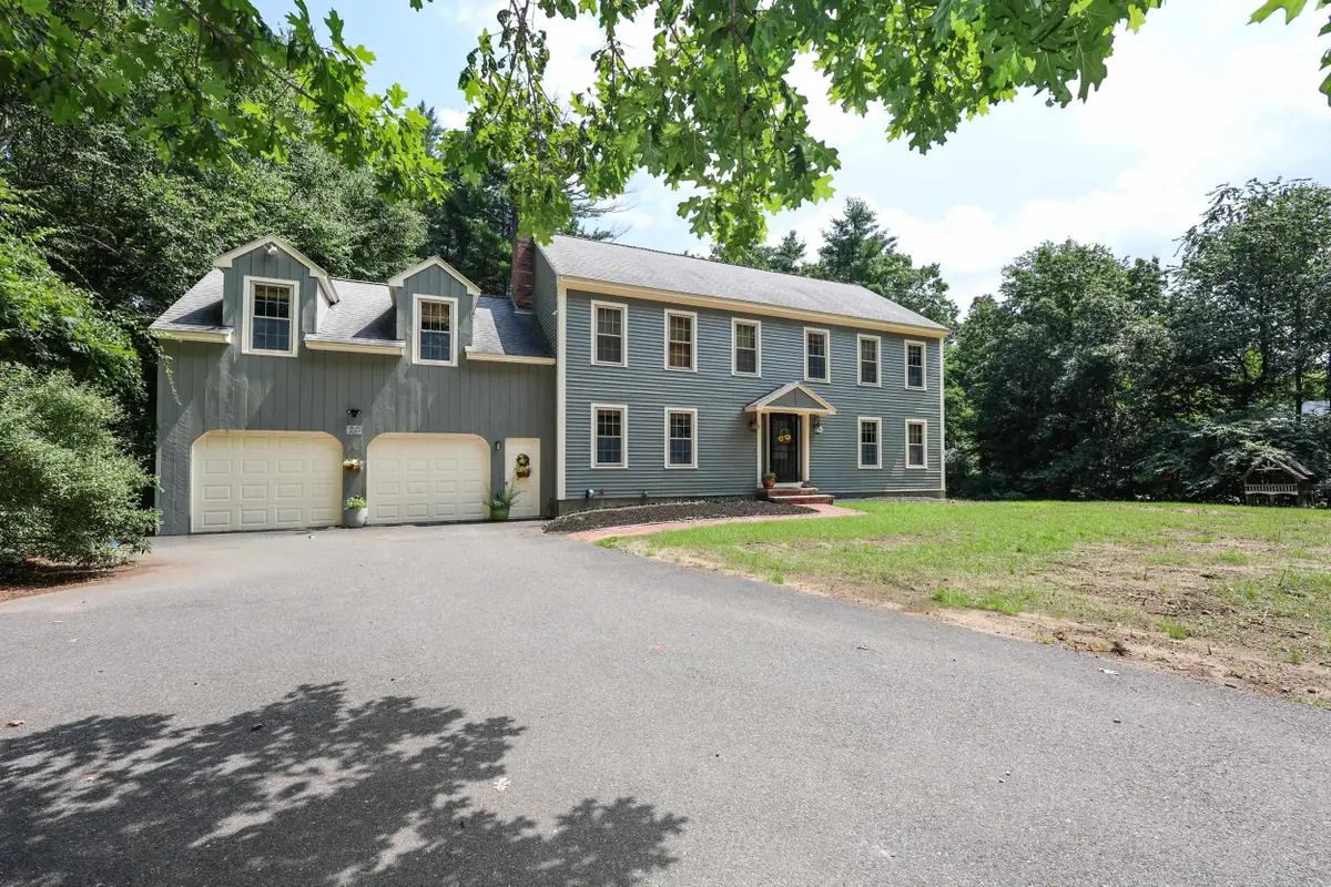20 Christmas Tree Circle, Bedford, NH 03110 - #1