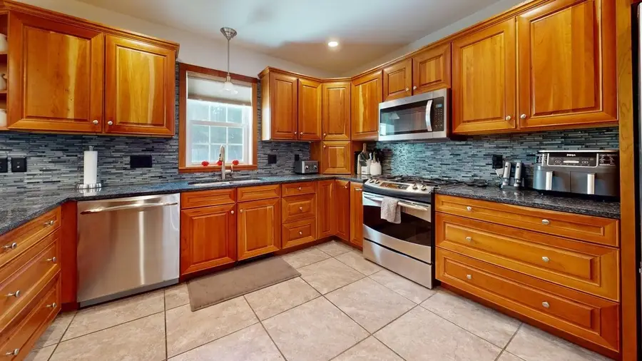 25 Hidden Oaks Drive, Colchester, VT 05446 - #3