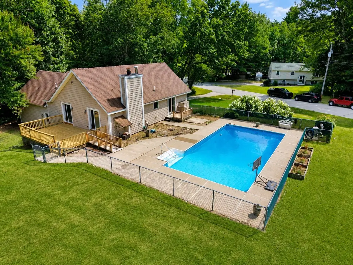 1 Gates Drive, Derry, NH 03038 - #1