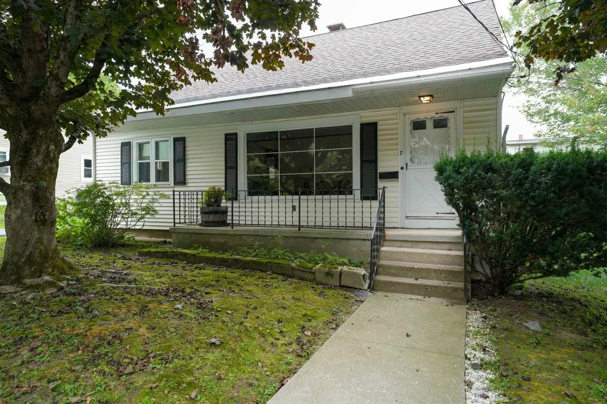 7 Hyde Street, Rockingham, VT 05101 - #1