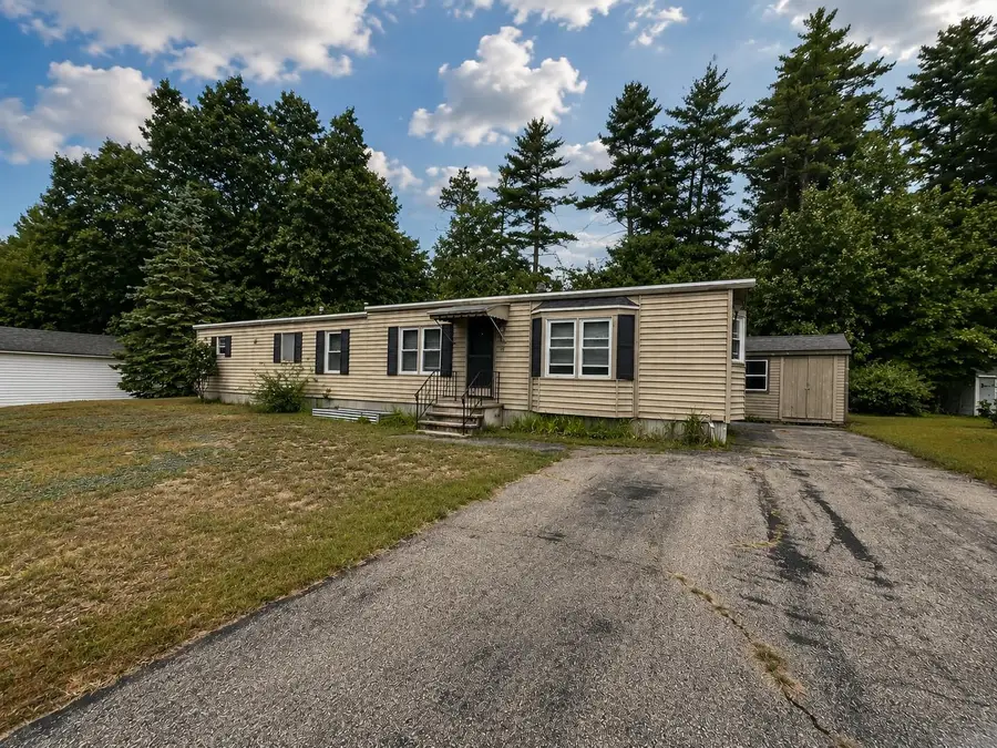15 Village Drive, Raymond, NH 03077 - #2