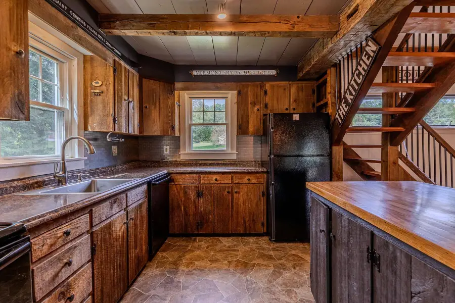 7330 Main Street, Manchester, VT 05255 - #3