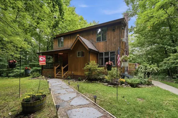 17 Forest Ridge Road, Middlebury, VT 05753