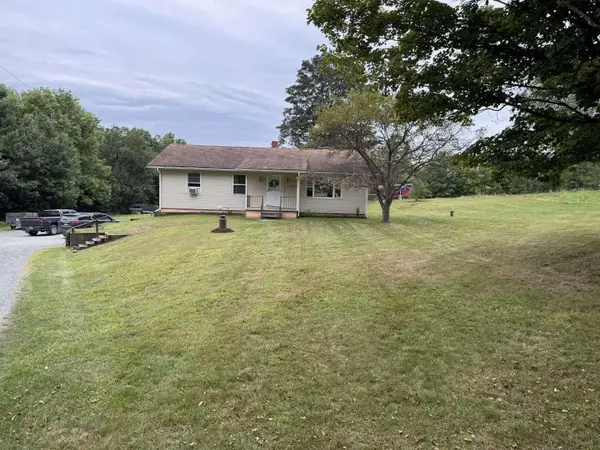 6962 VT Route 18, Waterford, VT 05819
