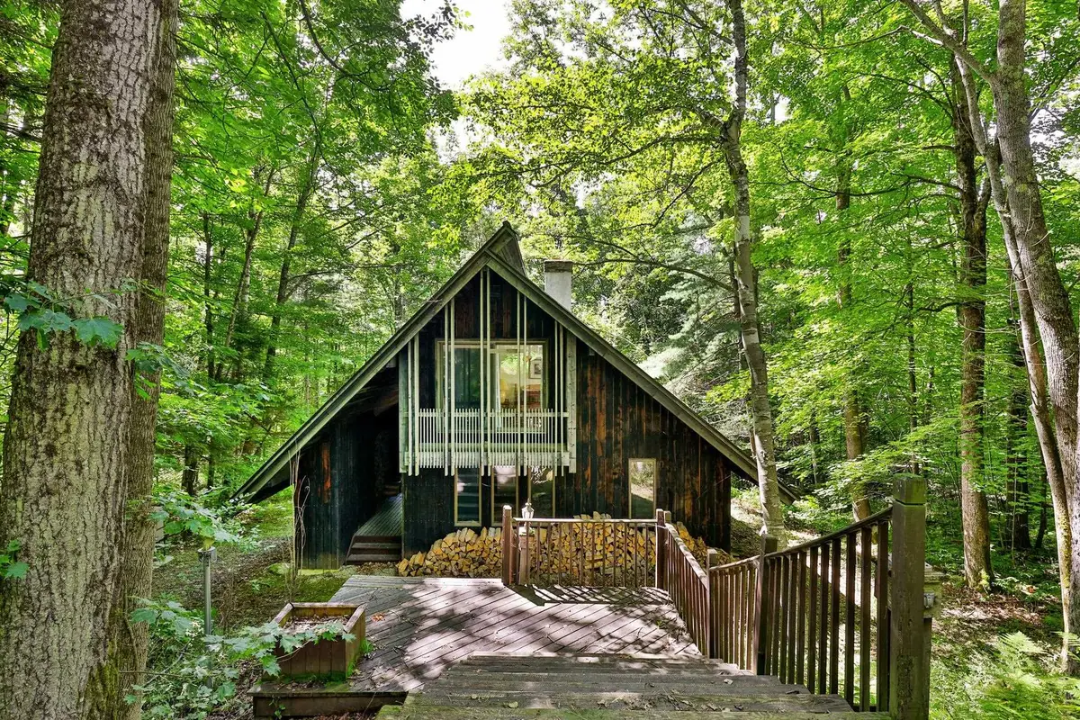 212 Falcon Loop East, Rochester, VT 05767 - #1