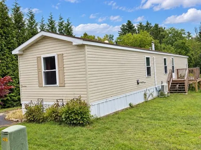 2 Parker Avenue, Raymond, NH 03077 - #3