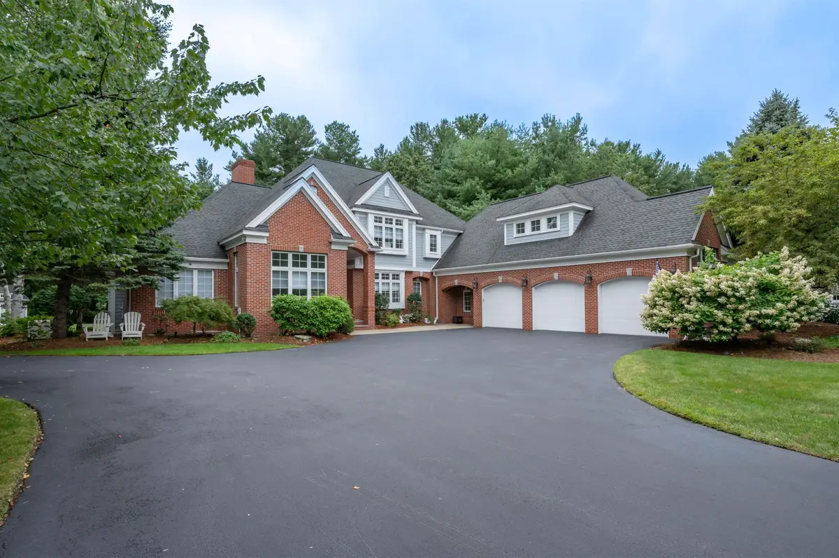 4 Crestwood Lane, Nashua, NH 03062 - #1