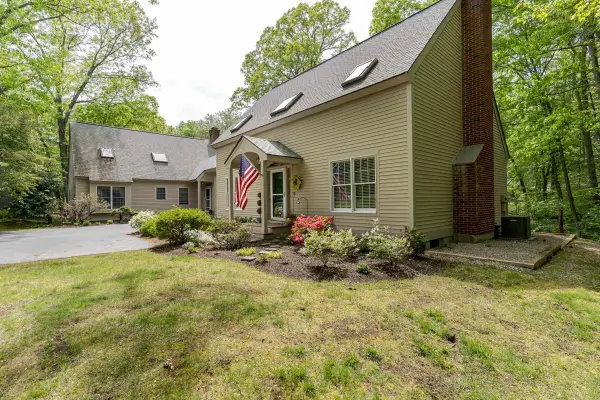 59 Stratham Road, Stratham, NH 03885