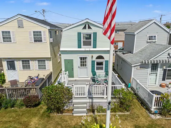 66 Kings Highway, Hampton, NH 03842
