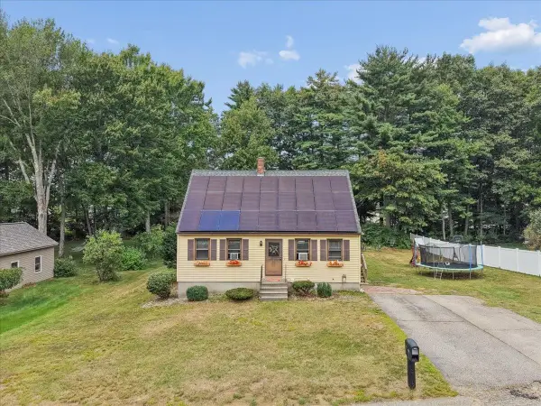 23 Hampshire Drive, Concord, NH 03301
