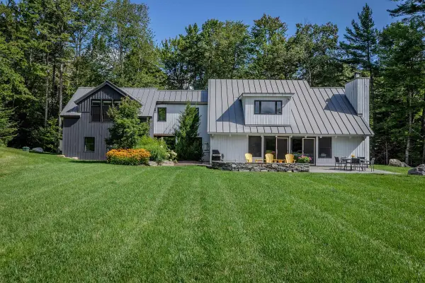 11 Spruce High Road, Winhall, VT 05340