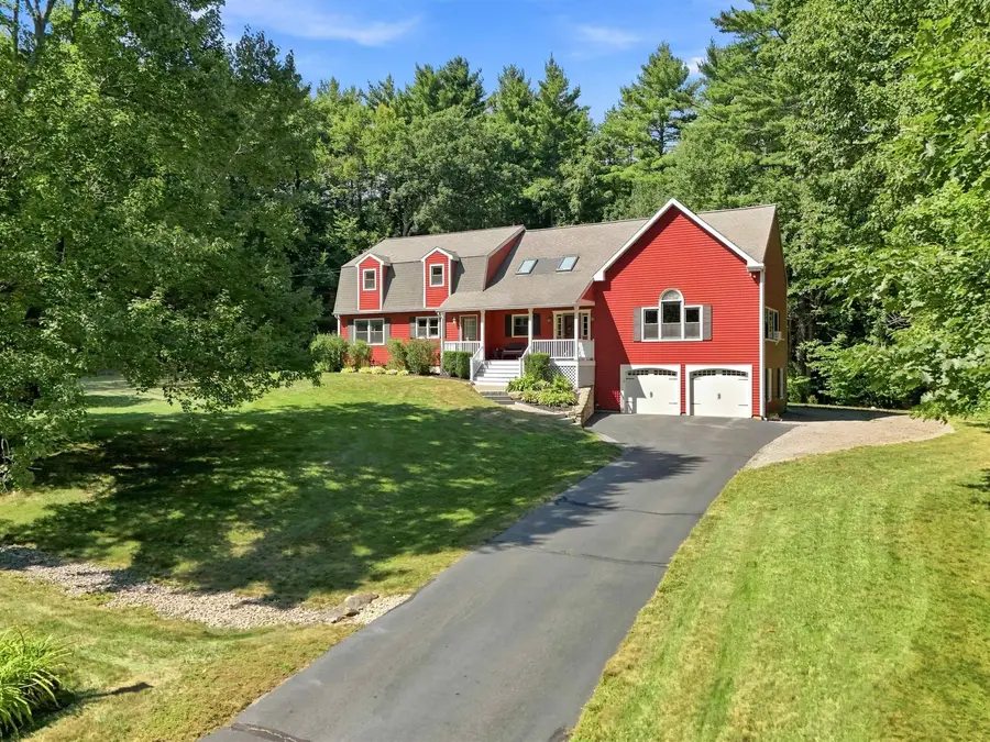 18 Meadow Lark Lane, Goffstown, NH 03045 - #2
