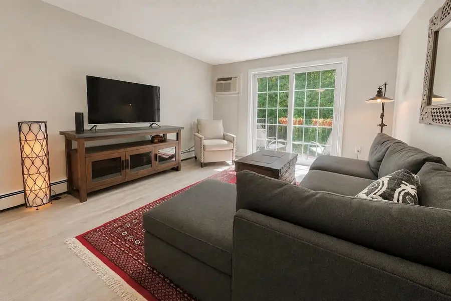 512 White Cedar Boulevard, Portsmouth, NH 03801 - #3