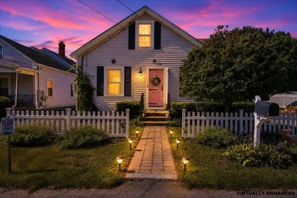 6 Fairview Street, Goffstown, NH 03102