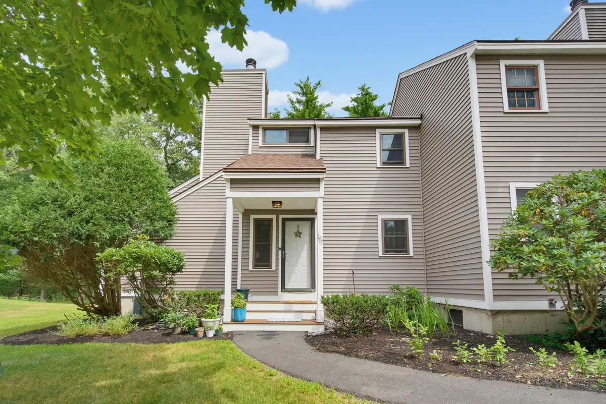 15 Kirriemuir Road, Stratham, NH 03885 - #1