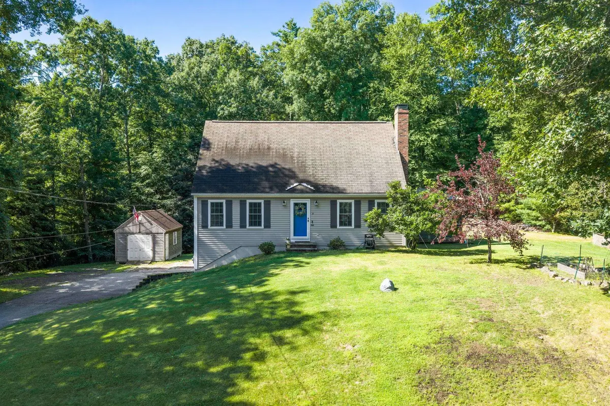 8 Kenwood Drive, Newton, NH 03858 - #1