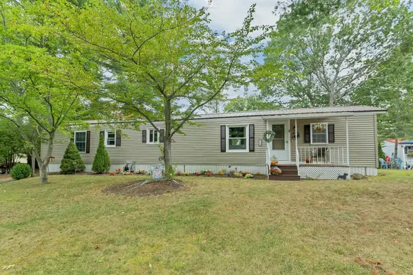 5 North Dewberry Lane, Rochester, NH 03867