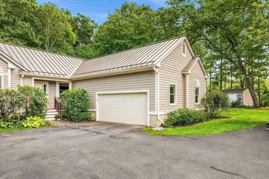 1 Mastin Drive, Newmarket, NH 03857 - #3