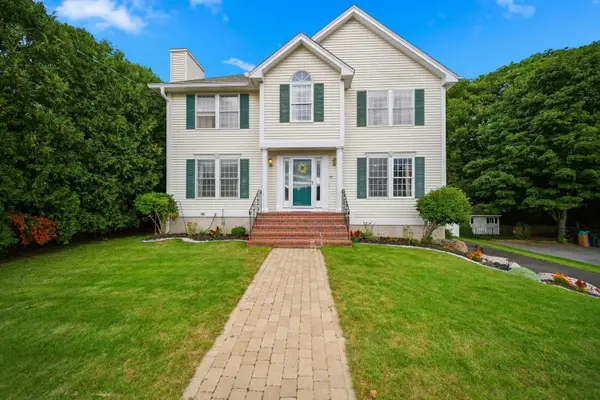 89 Stonington Drive, Manchester, NH 03109