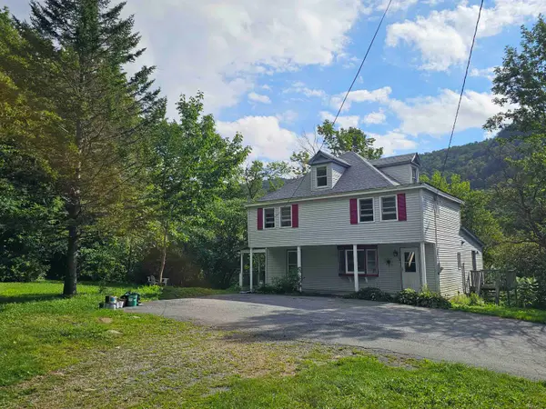 94 Canal Drive, Readsboro, VT 05350-9640