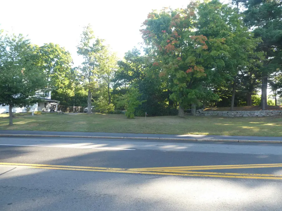93 Mammoth Road, Manchester, NH 34103 - #3