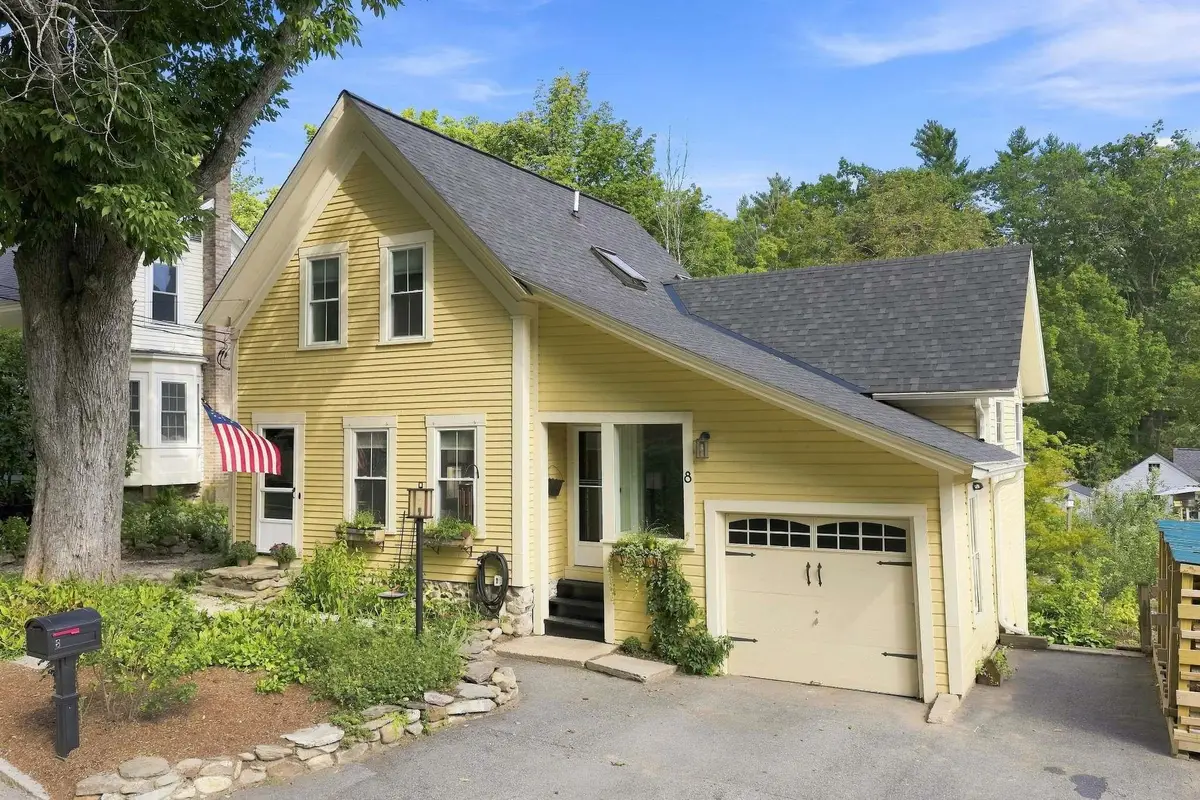 8 Old Coach Road, New Boston, NH 03070 - #1