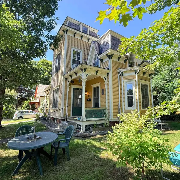 59 Highland Street, Brattleboro, VT 05301