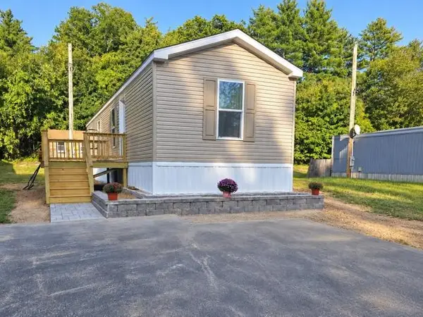13 Hummingbird Lane, Raymond, NH 03077