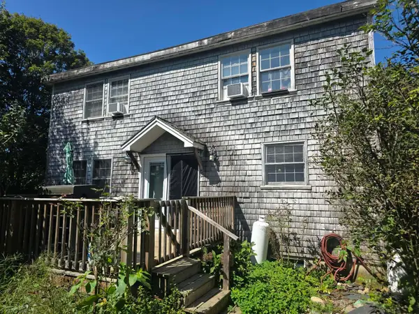 207 S Pine Banks Road, Putney, VT 05346