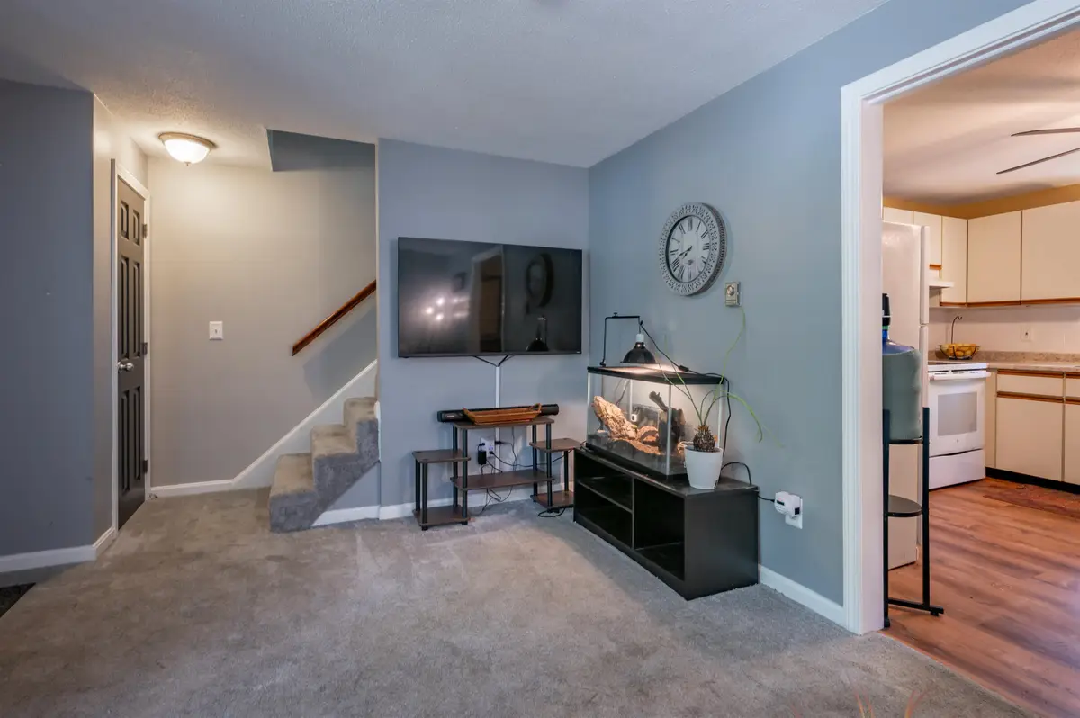 7 Midridge Circle, Londonderry, NH 03053 - #1