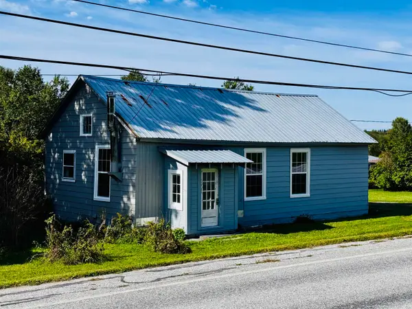 1402 montgomery Road, Berkshire, VT 05447