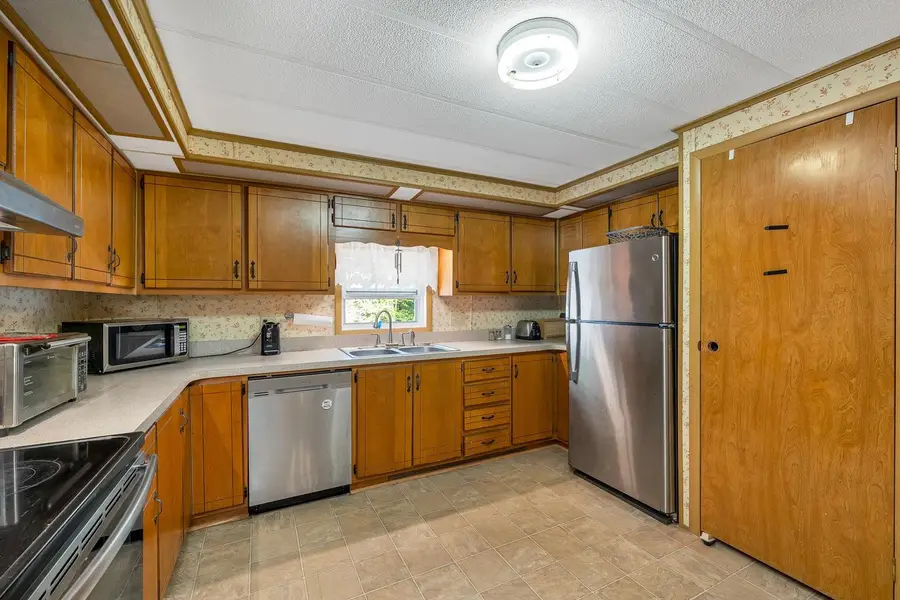 21 Sir Lancelot Drive, Exeter, NH 03833 - #3