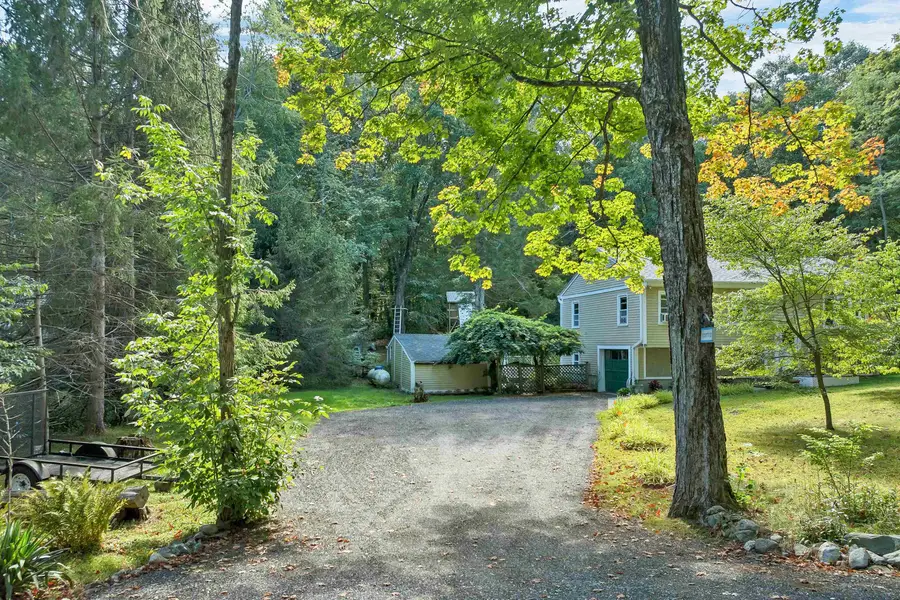 33 Gale Village Road, Newton, NH 03858 - #2