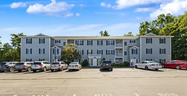4 Crestview Circle #116, Londonderry, NH 03053
