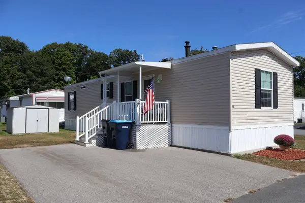 22 Bell Drive, Salem, NH 03079