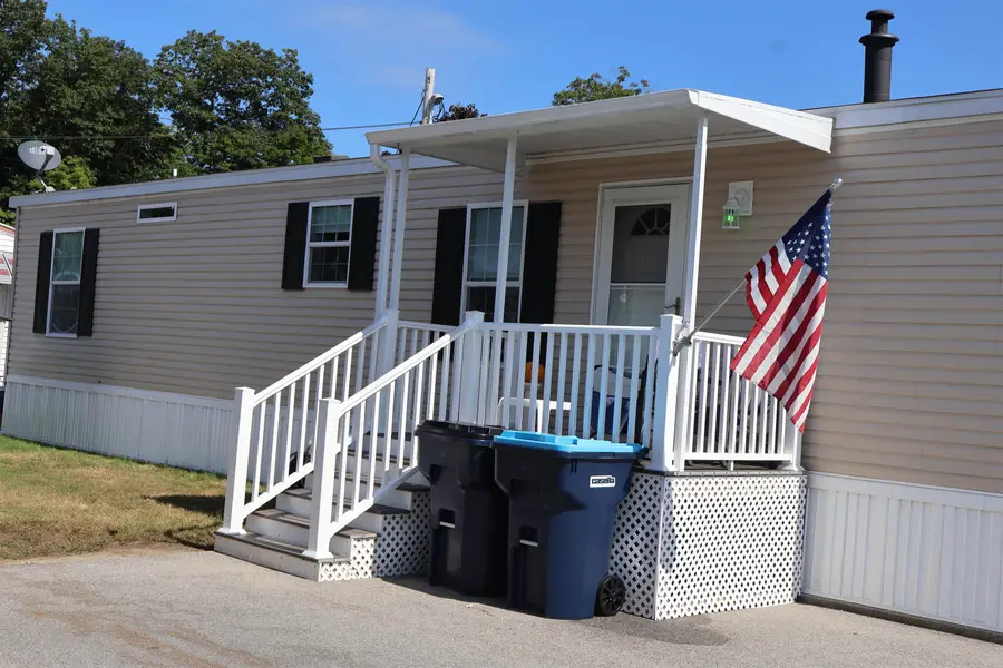 22 Bell Drive, Salem, NH 03079 - #3