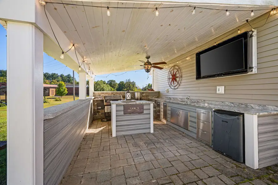 181 Main Street, Kingston, NH 03848 - #3