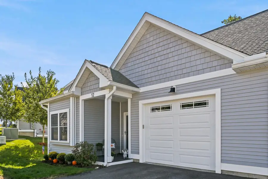 12 Abenaki Circle, Merrimack, NH 03054 - #2