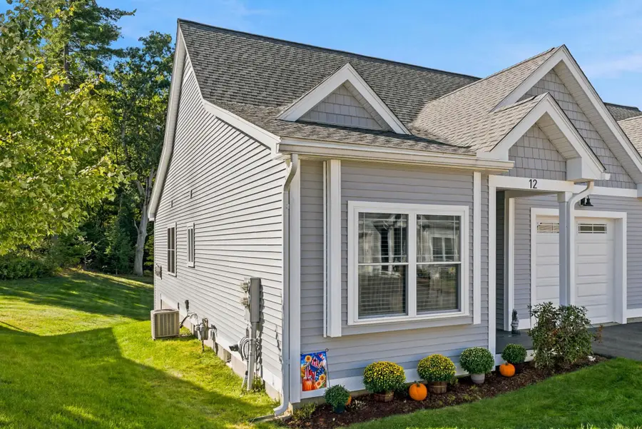 12 Abenaki Circle, Merrimack, NH 03054 - #3