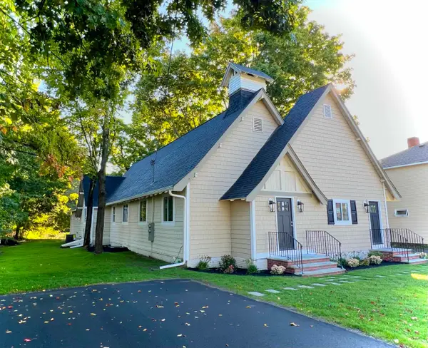 18 Oak Street, Derry, NH 03038