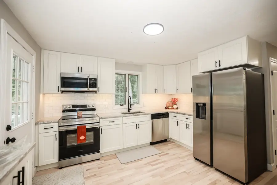 14 Richard Court, Raymond, NH 03077 - #2