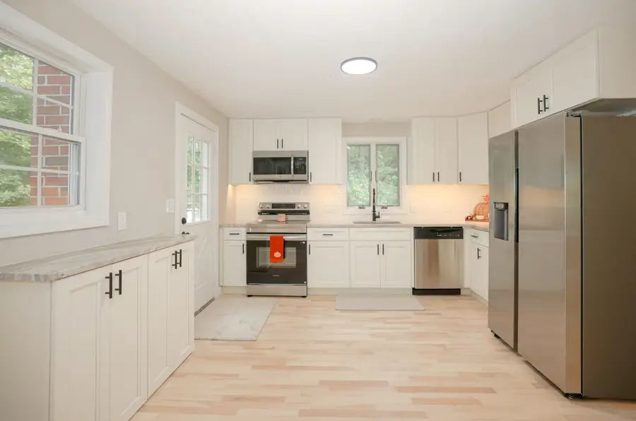 14 Richard Court, Raymond, NH 03077 - #3